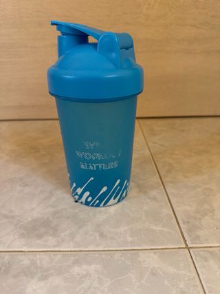Shaker Xomax azul – botella mezcladora fitness