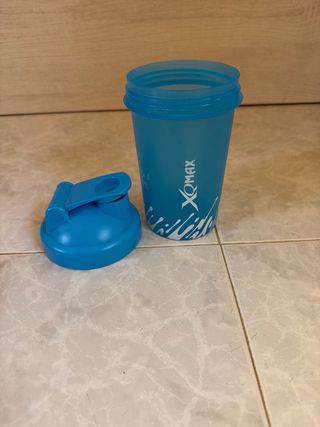 Shaker Xomax azul – botella mezcladora fitness