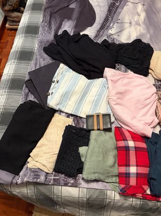 Lote 40 prendas de ropa