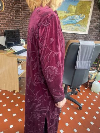 Abrigo kimono terciopelo burdeos Hoss Intropia