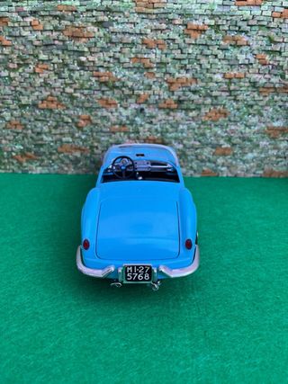 Lancia Aurelia B24 Spider - Escala 1:18 – Burago