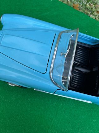 Lancia Aurelia B24 Spider - Escala 1:18 – Burago