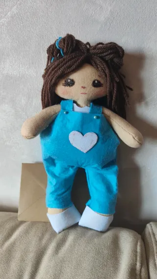 Muñeca de trapo artesanal