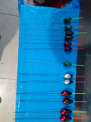 Flotadores de pesca varios modelos 50und