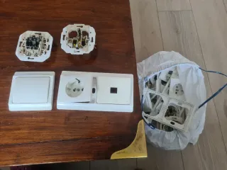 Mecanismos y llaves de luz