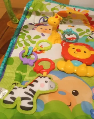 Gimnasio Musical Fisher Price Animales Selva