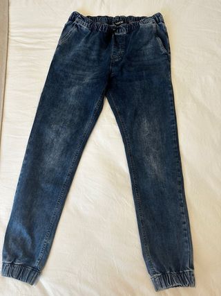 Pantalón vaquero recto con puño