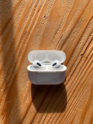 Cascos inalámbricos blancos