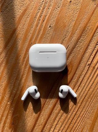 Cascos inalámbricos blancos