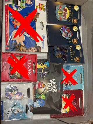 Pins Disneyland y Disney Store