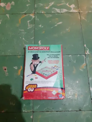 Juego Monopoly Grab & Go