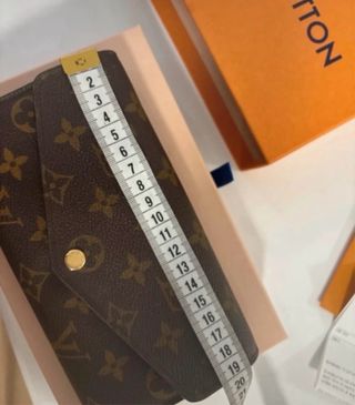 Cartera Louis Vuitton Marrón y Dorada