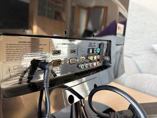 Monitor TV LG Full HD M2380DM con mando y cable