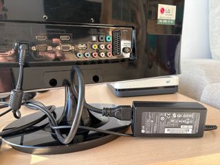 Monitor TV LG Full HD M2380DM con mando y cable