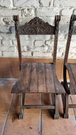 Coppia sedie antiche in legno