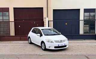 Toyota Auris 2012