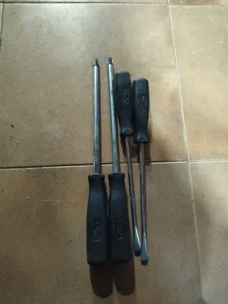 Set 4 Destornilladores Mango Negro Acesa