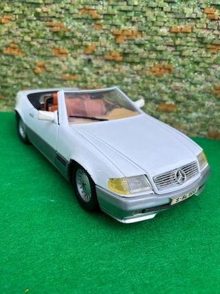 Mercedes-Benz 500 SL (R129) – Maisto – Escala 1:18