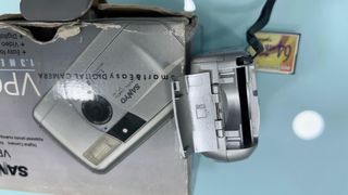 Cámara Digital FOTO-VIDEO SANYO VP-R1 1.3 MPC