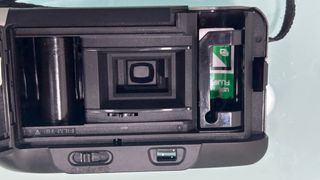 Cámara Digital FOTO-VIDEO SANYO VP-R1 1.3 MPC