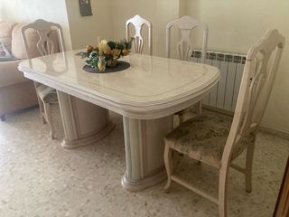 Mesa comedor y 4 sillas