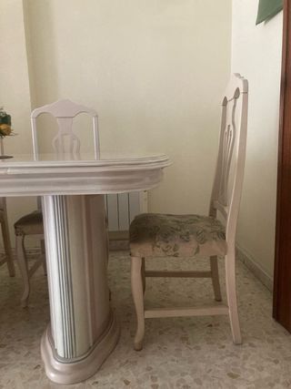 Mesa comedor y 4 sillas