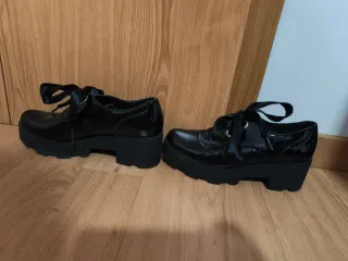 Zapatos negros charol con lazo