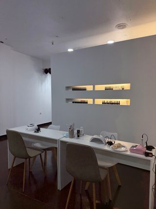 Alquilo cabina, salon de belleza