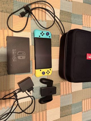 Nintendo Switch OLED Blu e Giallo