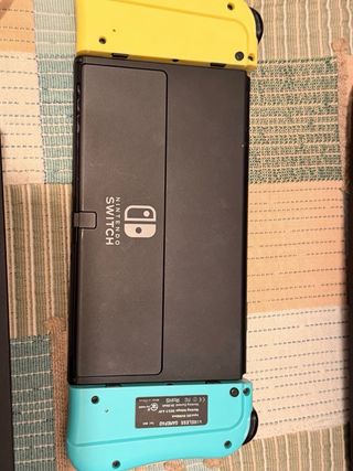 Nintendo Switch OLED Blu e Giallo