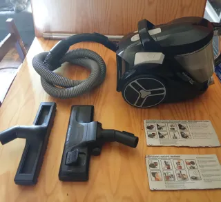 Aspirador Rowenta Negro con Accesorios