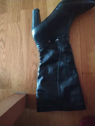 Botas altas negras talla 39