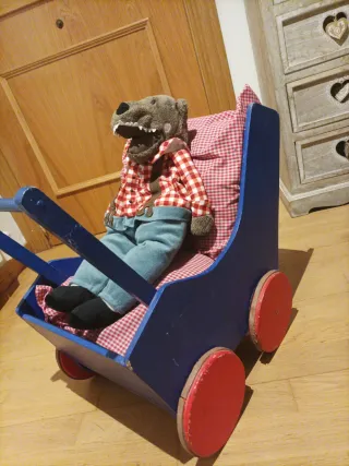 Cochecito madera antiguo/juguetero