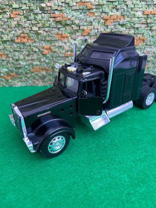 Camión tráiler – Escala 1:32