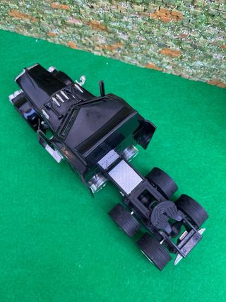 Camión tráiler – Escala 1:32