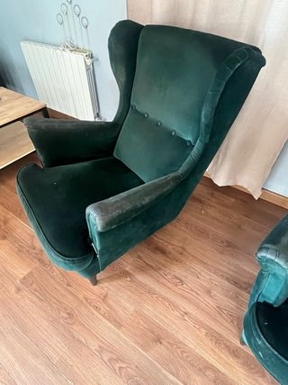 Sillón verde clásico de tela