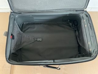 Maleta de viaje negra grande