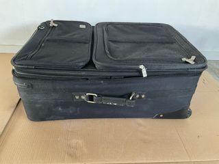 Maleta de viaje negra grande