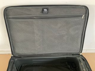 Maleta de viaje negra grande