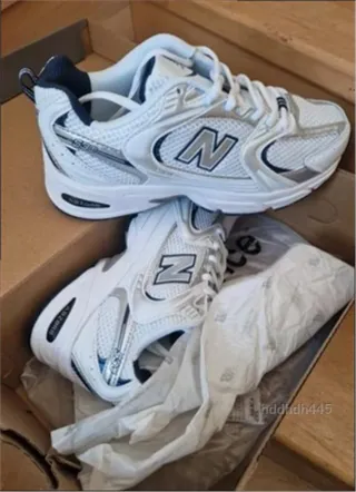 New Balance 530 Blancas Plata Azul Marino