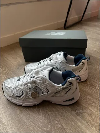 New Balance 530 Plata Marino Blanco