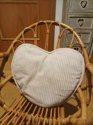 Mecedora mimbre infantil corazón