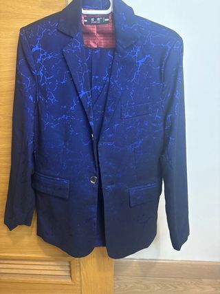 Traje completo niño azul estampado talla 160/80