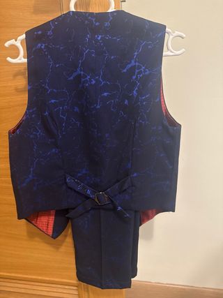 Traje completo niño azul estampado talla 160/80