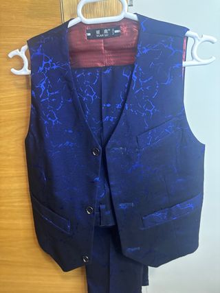 Traje completo niño azul estampado talla 160/80