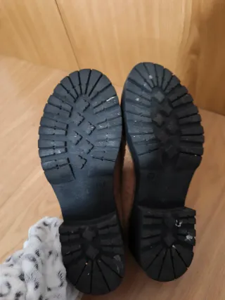 Zapatos planos de ante beige