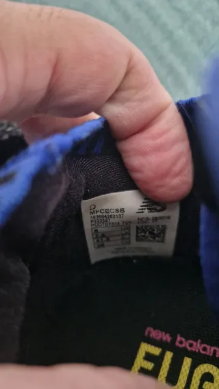 Zapatillas New Balance FuelCell Negras y Rosas