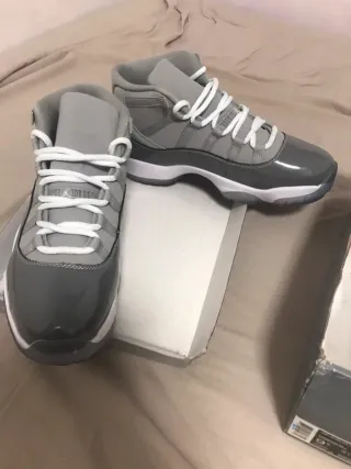 Jordan 11 Gris Talla 44