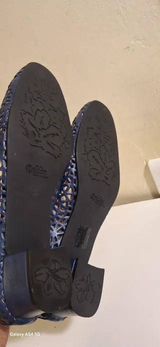 Zapatos planos GOLDEN azules con detalle dorado