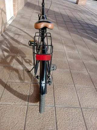 Bicicleta 26 con cesta y portabultos